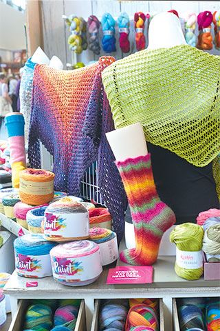 Wolle Verkaufsstand - Wolle für Socken, Pullover, Schals
