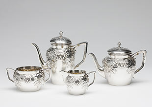 Kaffee- und Teeservice. Silber, gedrückt und getrieben. Silberschmiede Anton Michelsen 1907.