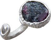 Ring mit Finger