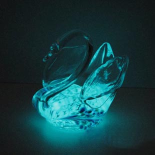 Leuchtender Schwan - Glaskunst Frank Schmidt